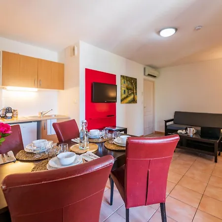 Cerise Sud 3* Каркассон