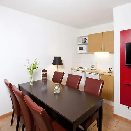 Cerise Sud Отель Каркассон