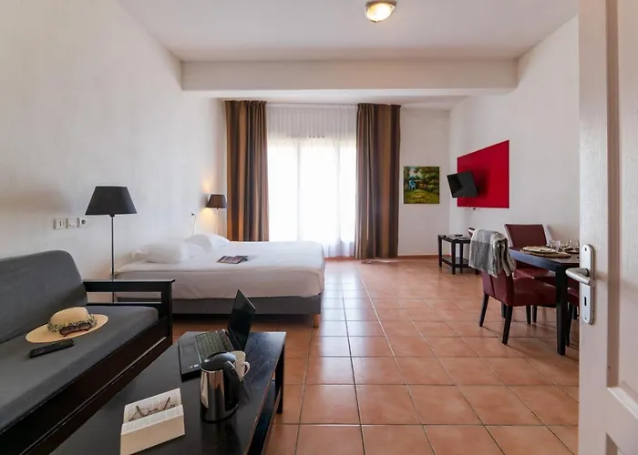 Cerise Sud Szálloda 3*